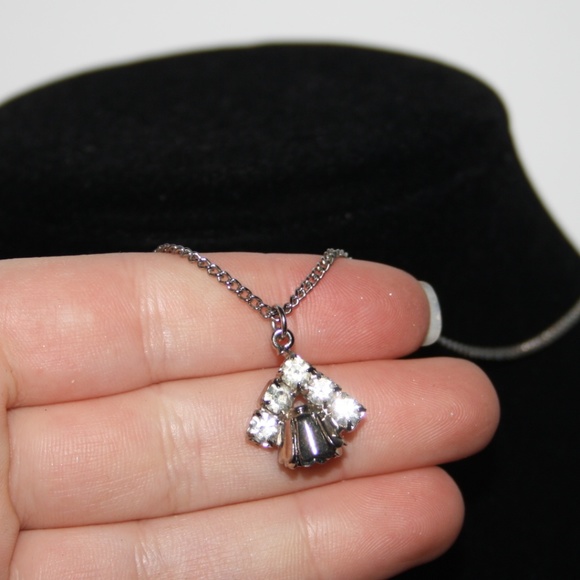 Vintage Jewelry - Vintage silver and rhinestone necklace 16"